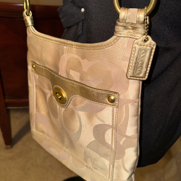 Coach Elegant Beige Designer Shoulder Bag Champagne Gold Straps - Picture 3 of 6